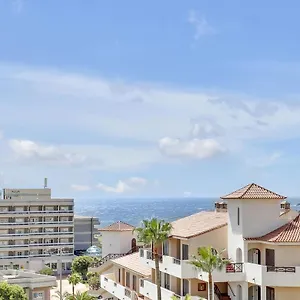 Sun And Green, Heated Pool, 3 Rooms, Air C Apartment